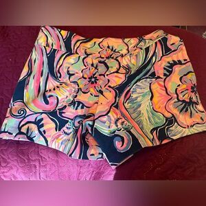 Lilly Pulitzer stretchy short shorts -zero -excellent used condition- w/ pockets